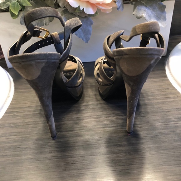 Shoes. - Picture 3 of 6